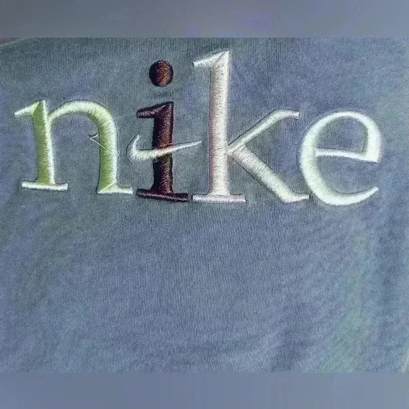 Nike The Nike Tee Loose Fit, Girls Youth Size XL, Lavender with Embroidered Logo - Picture 5 of 11